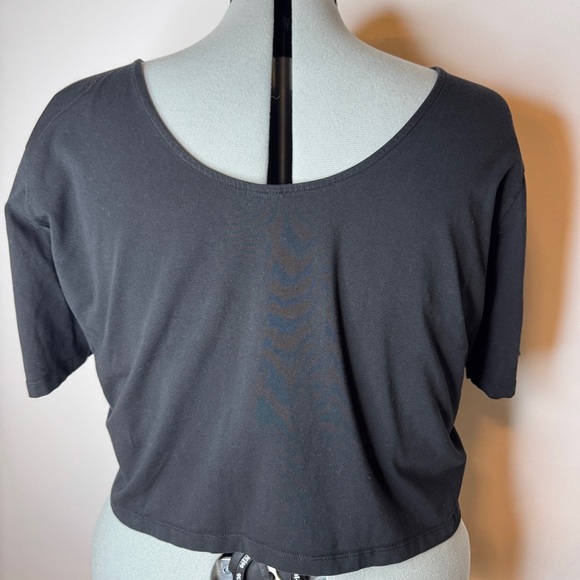 ASOS Crop Tee with Scoop Neckline - Picture 3 of 4